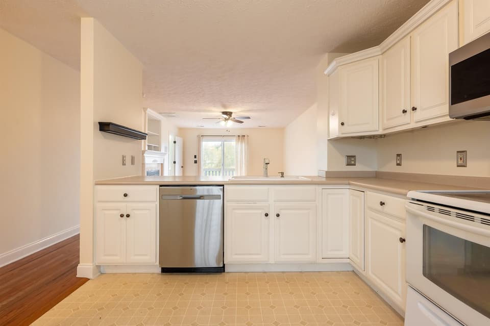 160 Willow Oak Drive NW, photo 14 of 40