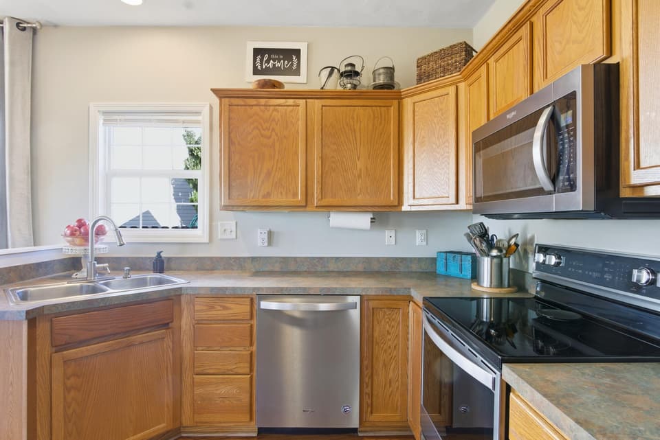 310 Windsor Drive, photo 14 of 40