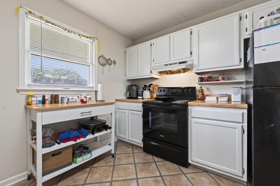 630 Cambria Street NW, photo 6 of 28