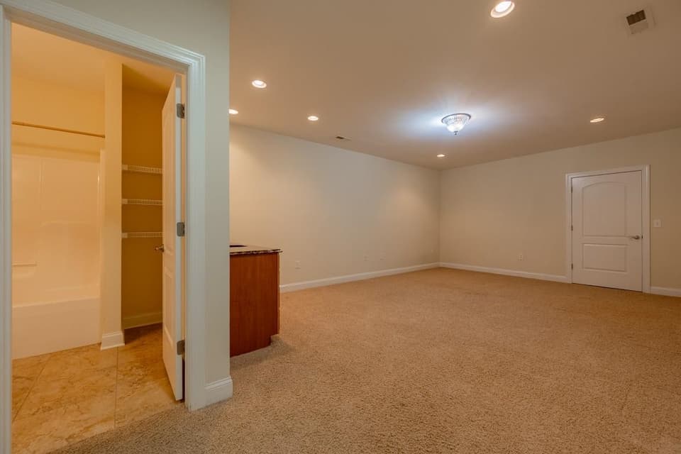 90 Phoenix Boulevard, photo 36 of 40