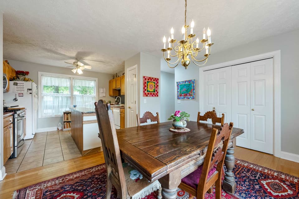 195 Tall Oak Boulevard, photo 15 of 40