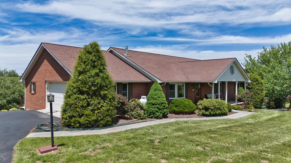 2705 Christiana Court, photo 2 of 40