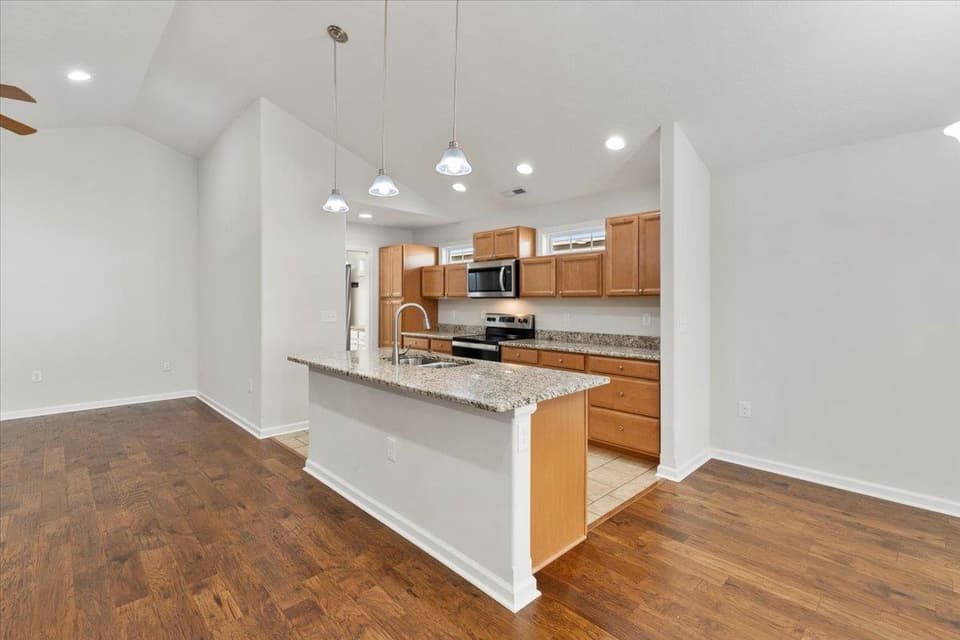 2045 Giles Drive SE, photo 17 of 40