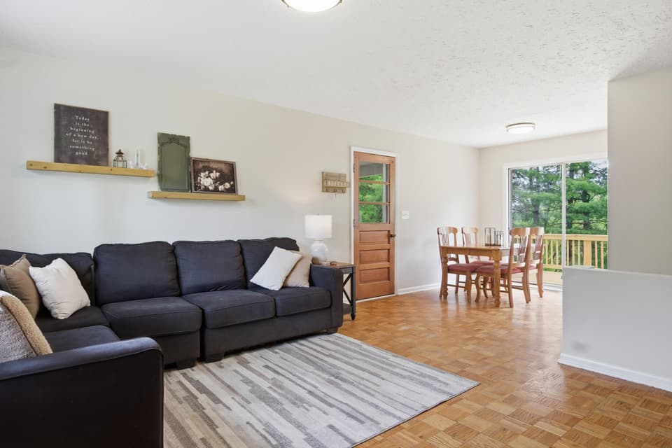 665 Betty Drive, photo 16 of 39