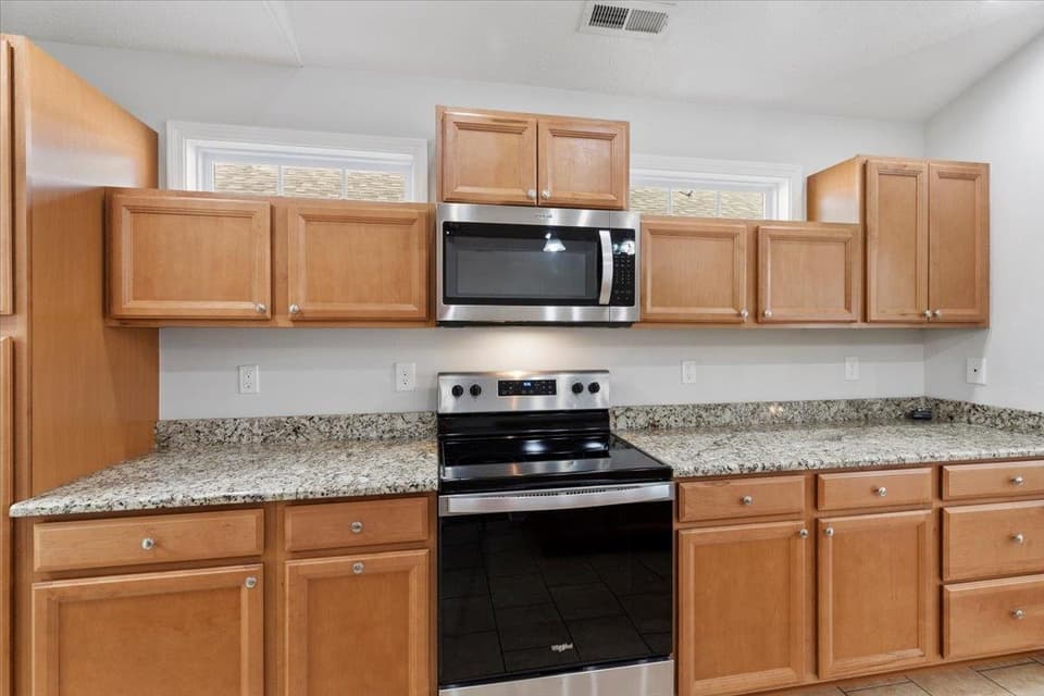 2045 Giles Drive SE, photo 21 of 40