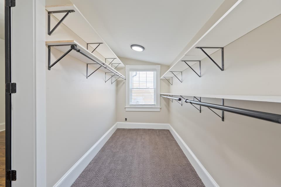200 S Franklin Street, photo 37 of 40