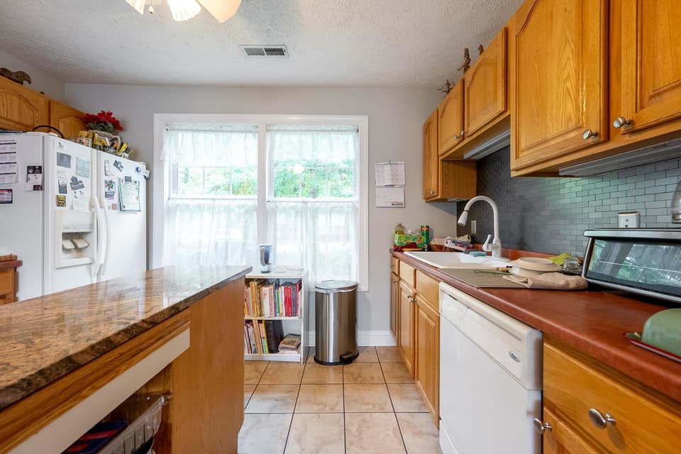 195 Tall Oak Boulevard, photo 18 of 40