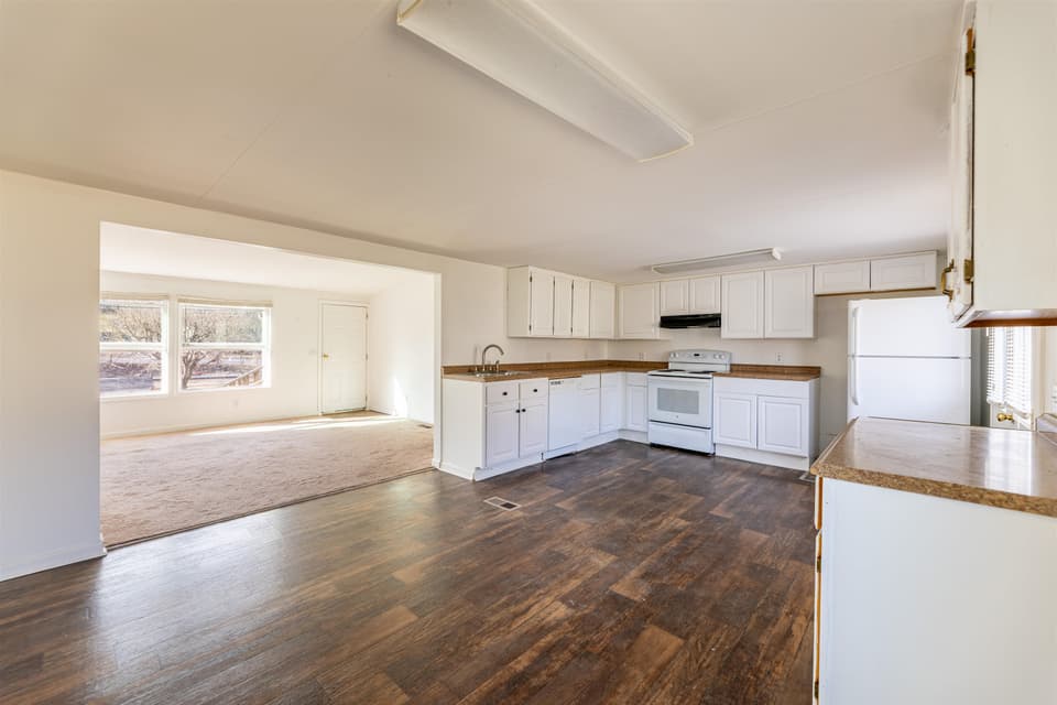 740 Montgomery Street, photo 2 of 23