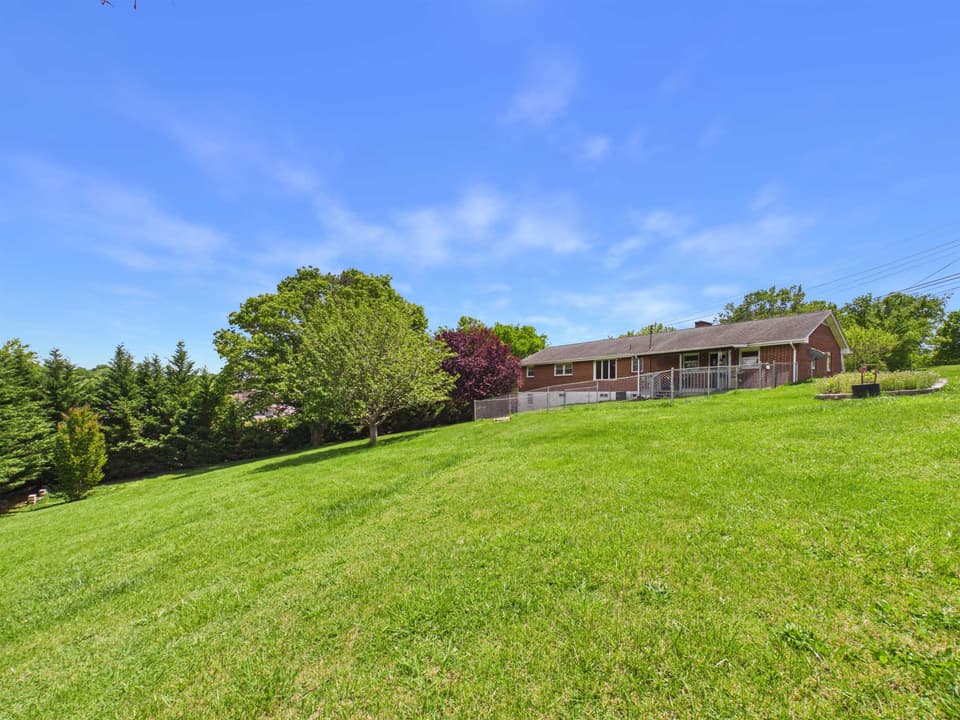 85 Wades Lane, photo 6 of 40