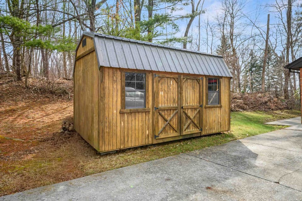 1138 Round Meadow Drive, photo 6 of 40