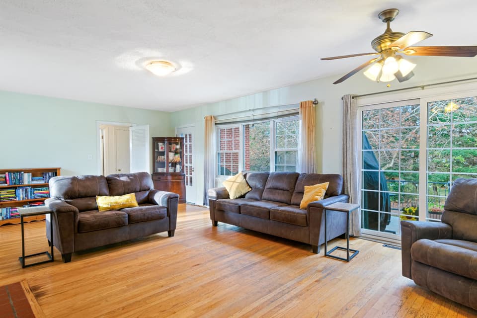 120 Cherry Lane, photo 9 of 33