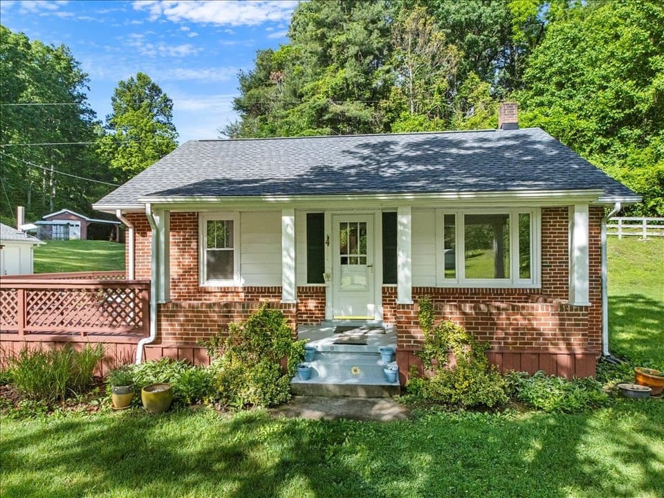 2537 Rosemary Road, Christiansburg, VA
