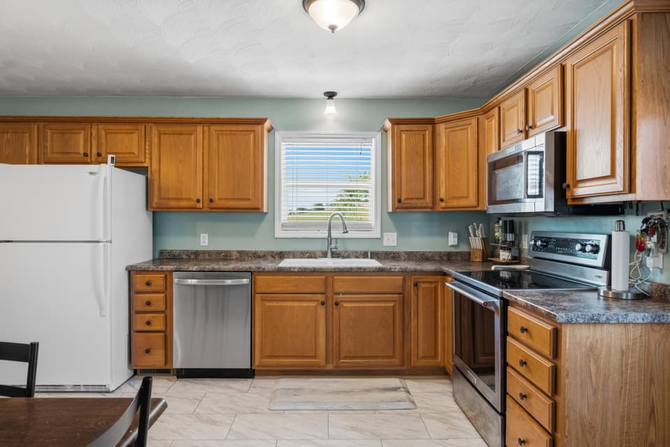 2301 Viewland Circle, photo 13 of 40