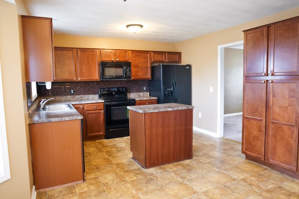 505 Keystone Drive, photo 8 of 40