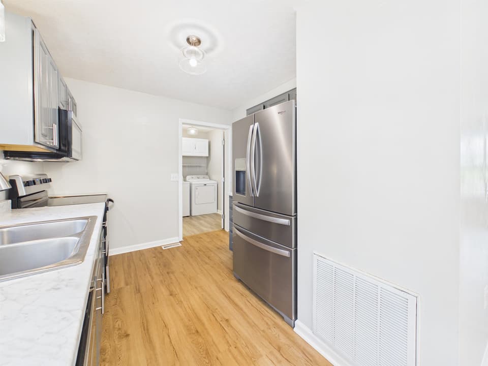 100 Cullen Court, photo 18 of 40