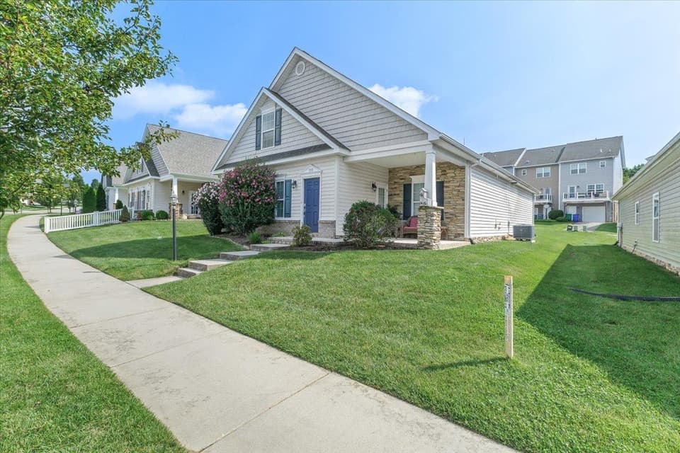 110 Roudabush Drive, photo 3 of 34