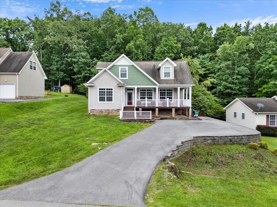 235 John Lemley Lane, photo 4 of 40