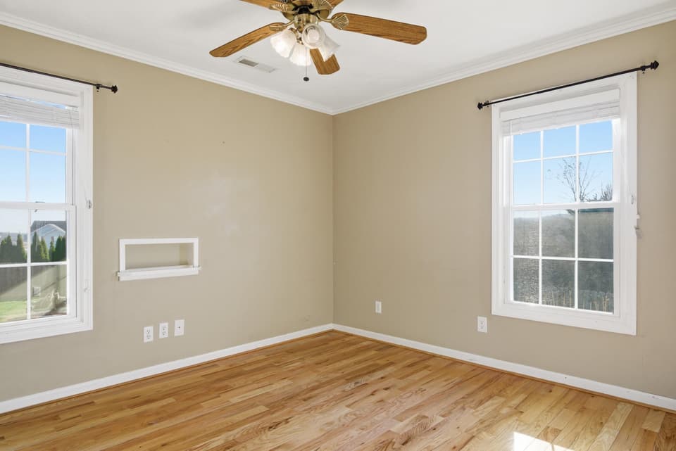 1381 Dow Street, photo 10 of 40