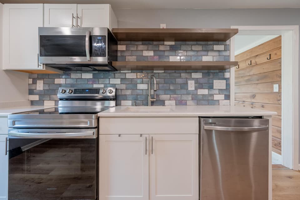 220 Clearview Drive, photo 12 of 34
