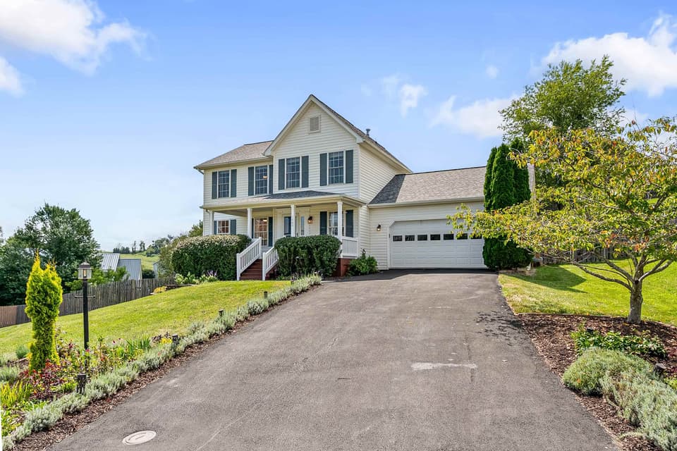 1400 Sleepy Hollow Road, photo 3 of 40