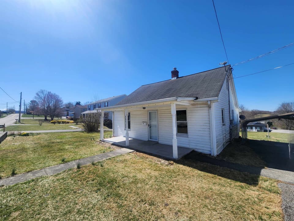 365 Clearview Drive, photo 9 of 40