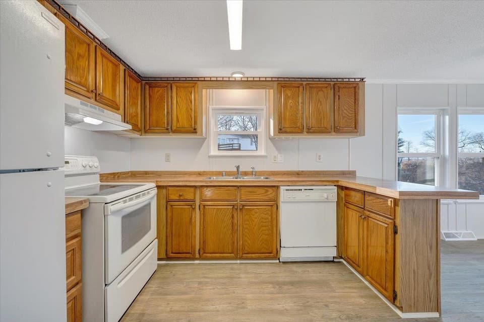 1670 Blair Street, photo 13 of 40