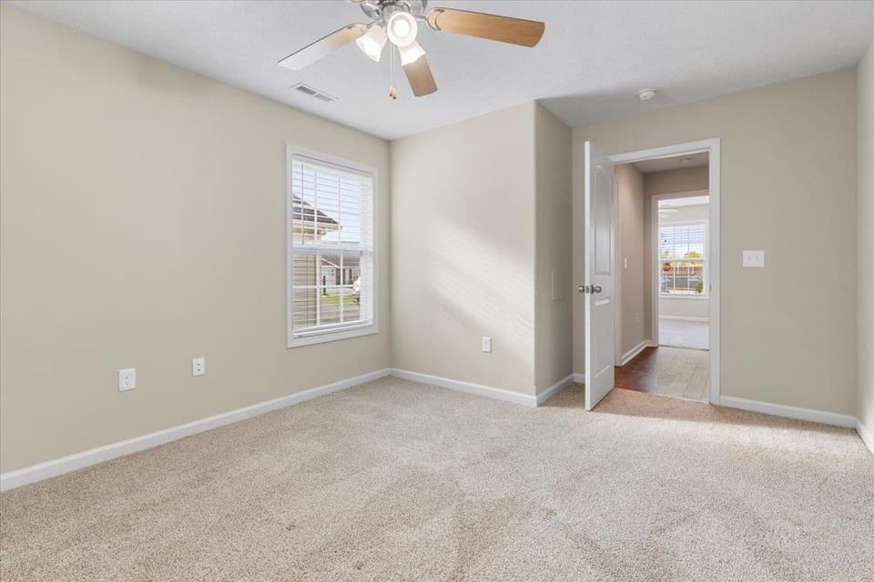 2045 Giles Drive SE, photo 12 of 40
