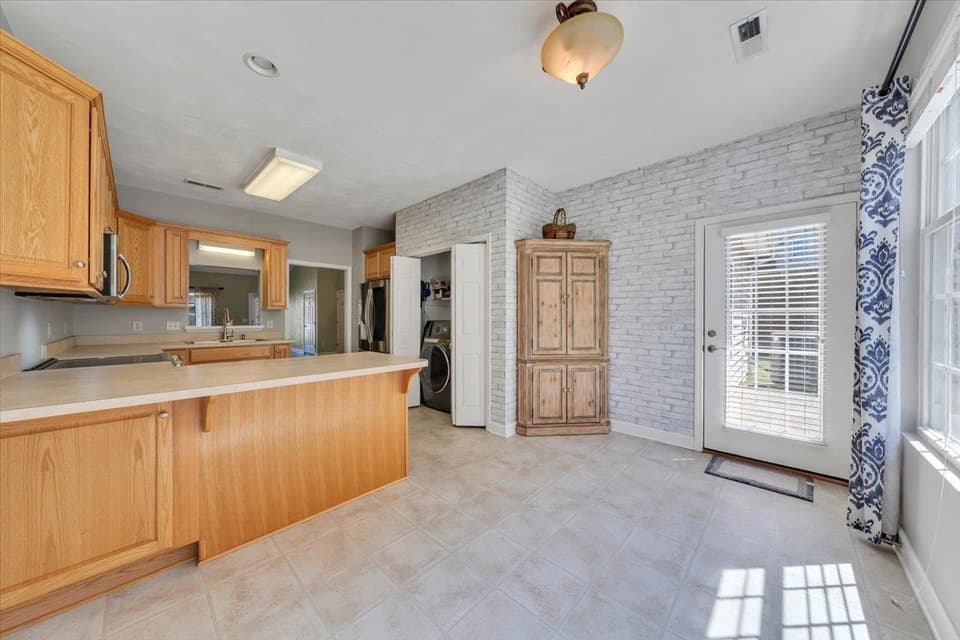 255 Slate Creek Drive NW, photo 10 of 28