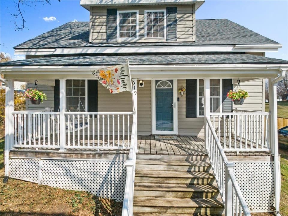 619 E Main Street, photo 4 of 40