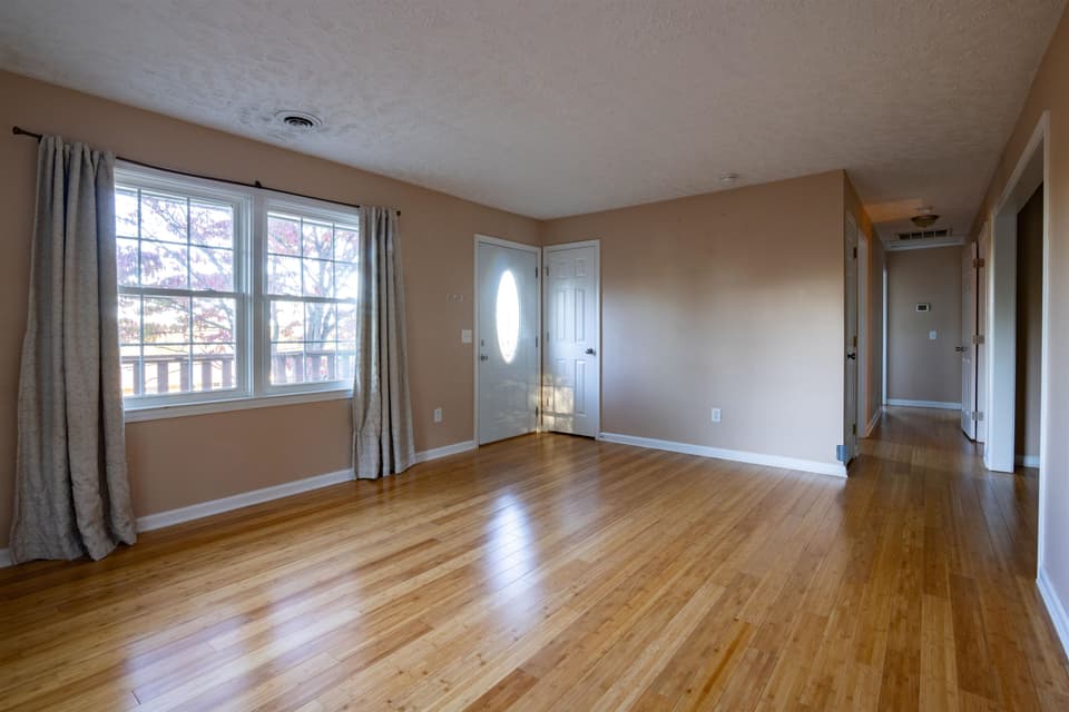 925 Collins Street, photo 6 of 37
