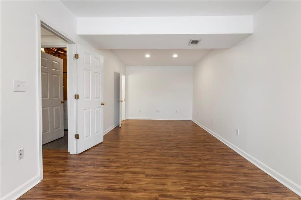 110 Sage Lane, photo 32 of 40