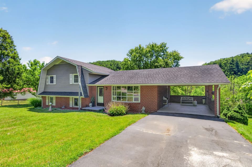 1761 North Fork Road, photo 2 of 40