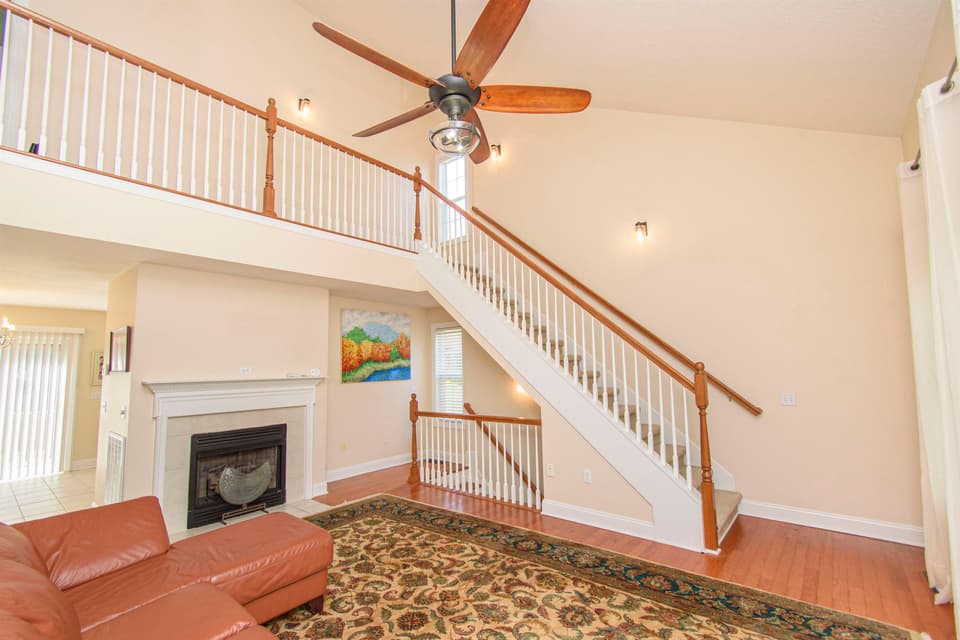 610 Oak Tree Boulevard, photo 9 of 37