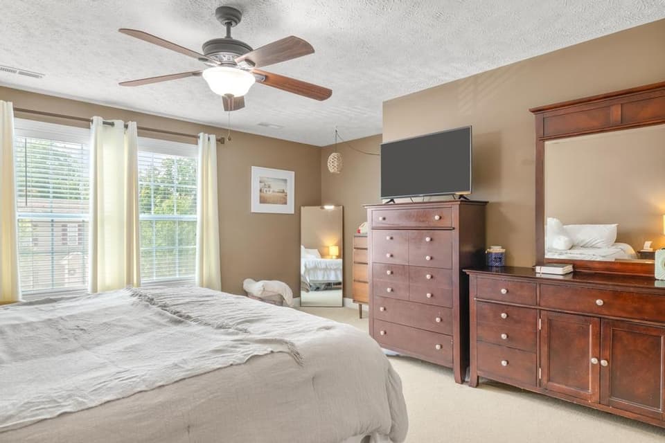 205 Robin Hood Drive, photo 29 of 40