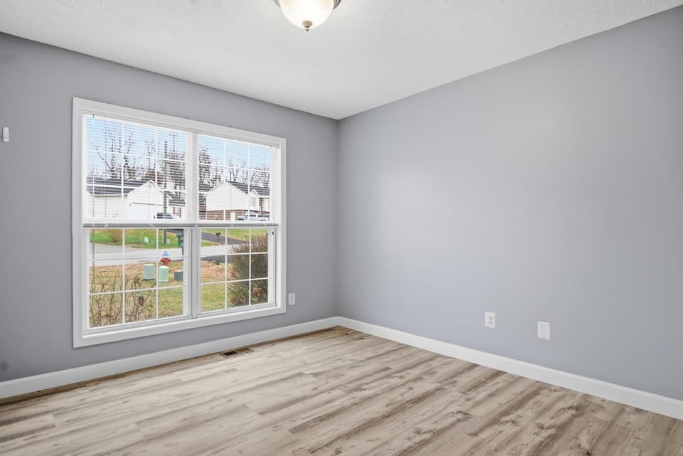 660 Warren Court, photo 19 of 29