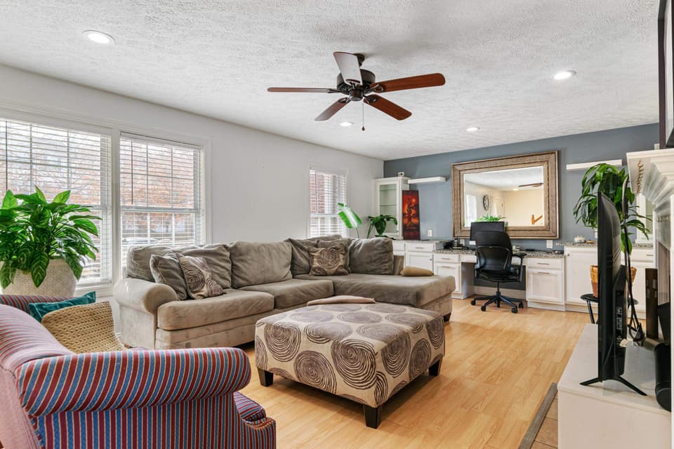 625 Tall Oak Boulevard, photo 9 of 40