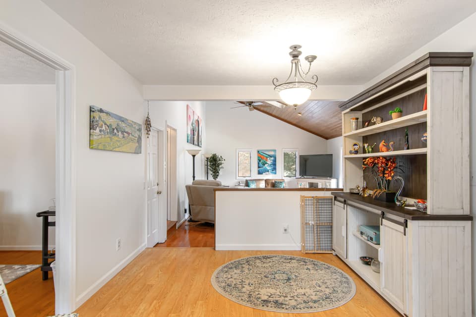 285 Emerald Boulevard, photo 11 of 40