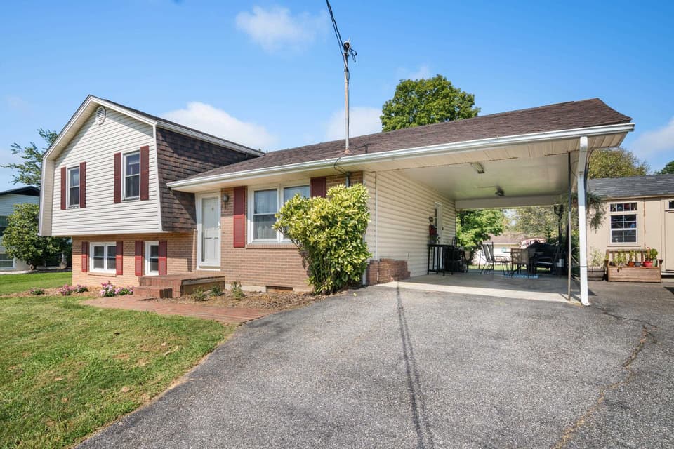 80 Meadow Drive, photo 3 of 40