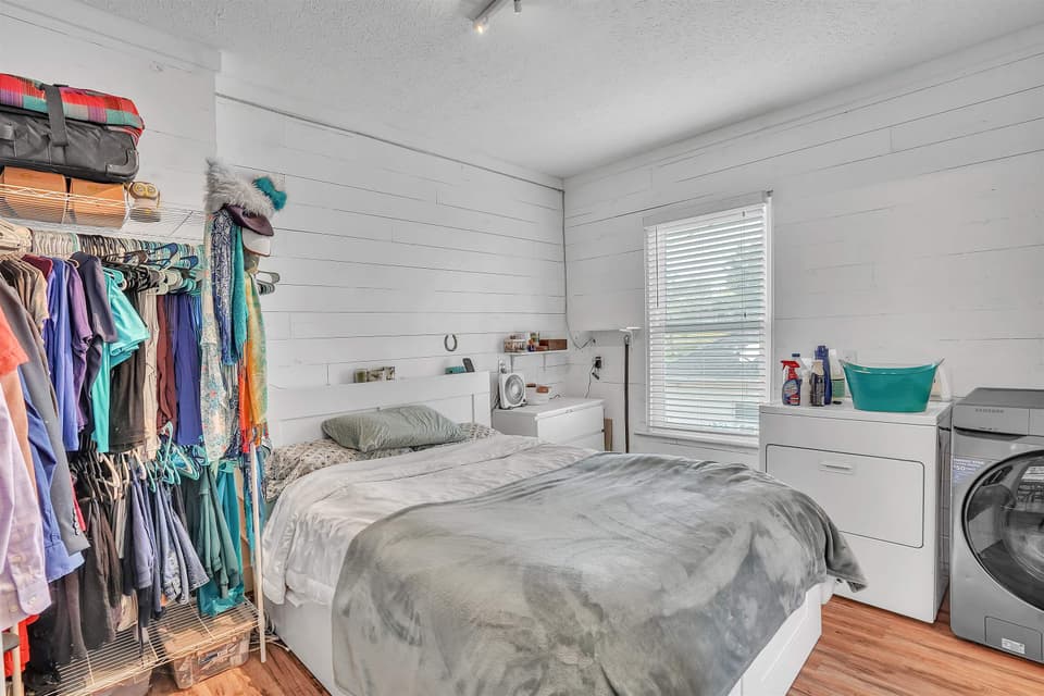 513 Craig Street, photo 16 of 32