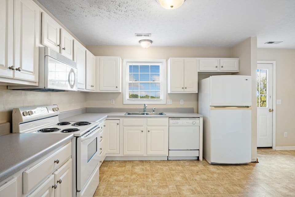 400 Wimmer Street, photo 3 of 33