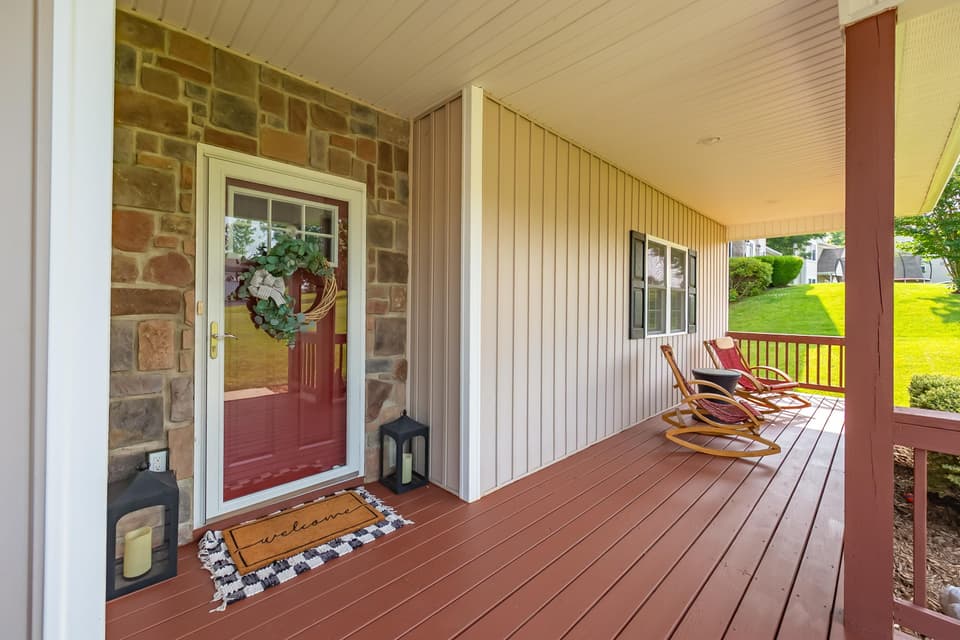 1136 Crosscreek Drive, photo 6 of 40