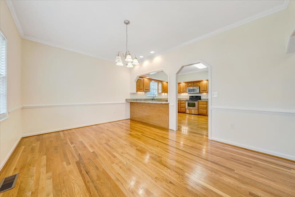 481 Houchins Rd, photo 14 of 35