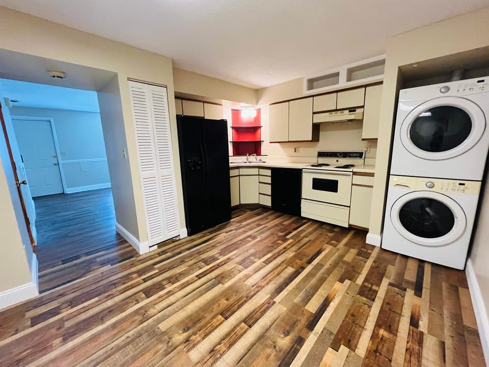 2576 Townhouse Street, photo 6 of 17