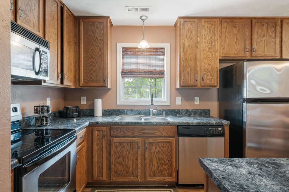 155 Charleston Lane, photo 10 of 38
