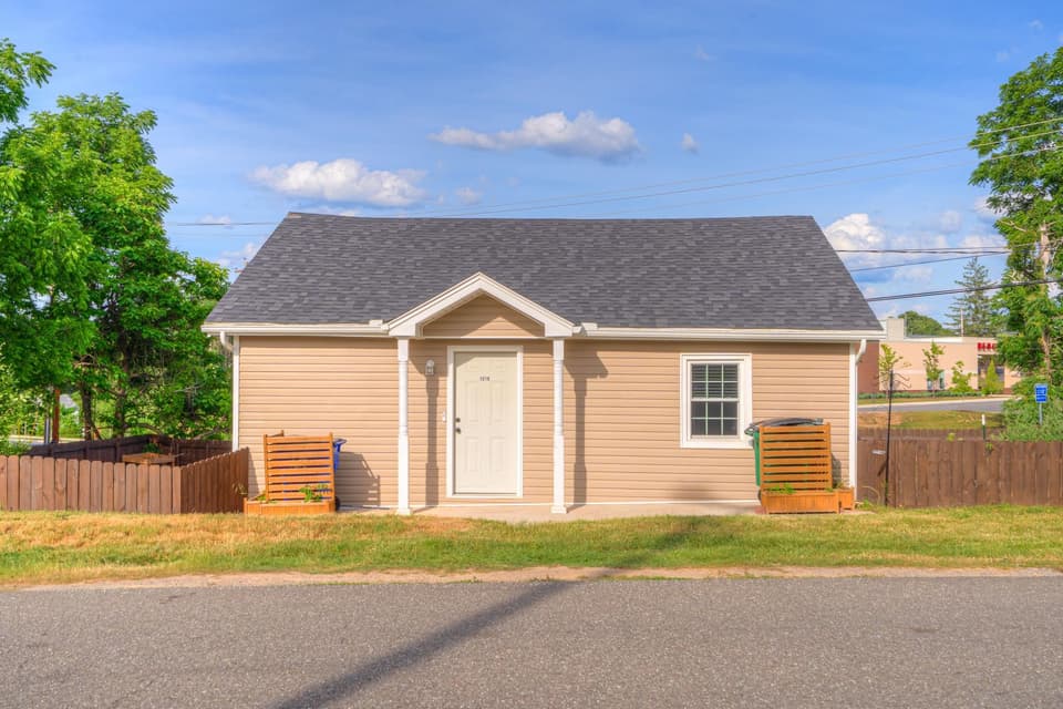 1215 Moose Drive, photo 2 of 28