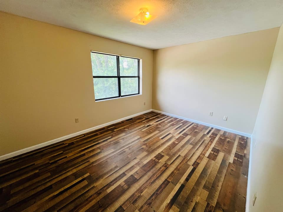 2576 Townhouse Street, photo 12 of 17