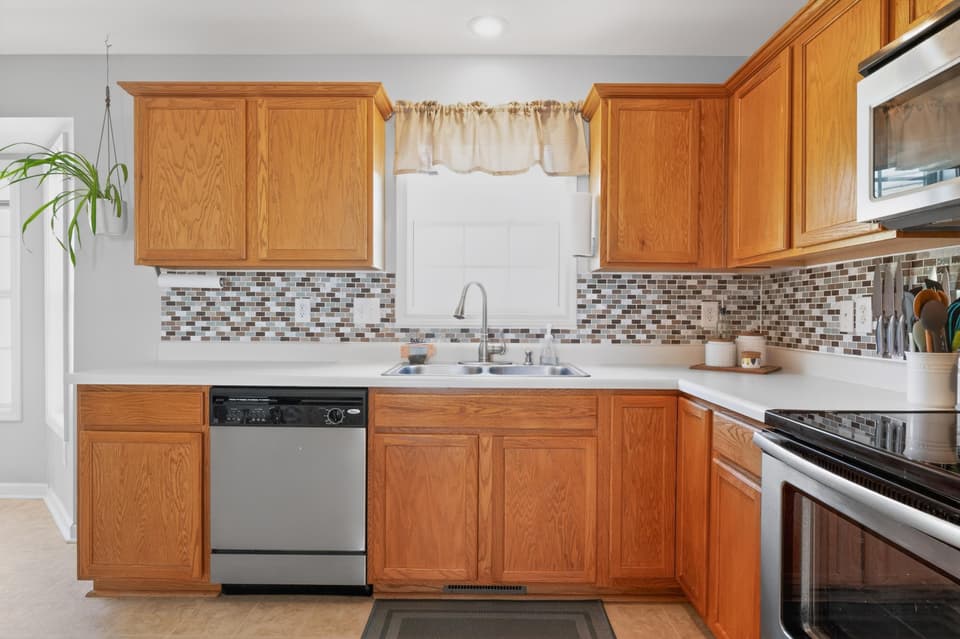 475 Majestic Drive, photo 23 of 40