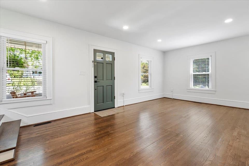 612 E Main Street, photo 21 of 40