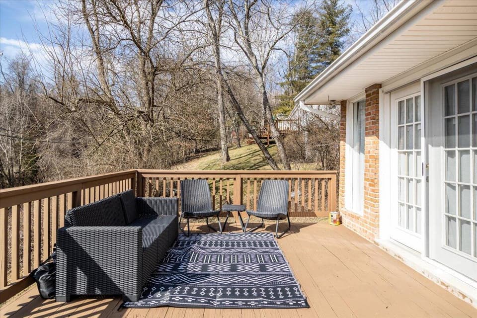 375 Mt Pleasant Rd SE, photo 14 of 40