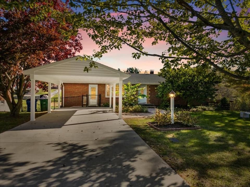 290 Kimball Lane, photo 3 of 40